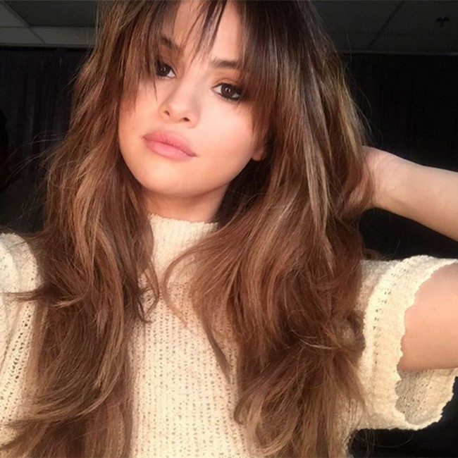 12 năm nhan sắc lên xuống như tàu lượn siêu tốc của Selena Gomez: Khi đẹp không ai địch nổi, lúc tuột dốc đến xót xa - Ảnh 25.