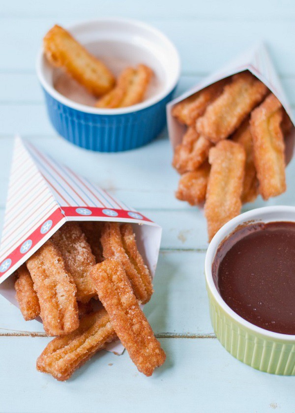 Mặc dù Lisa selfie cùng churros giữa Stockholm (Thuỵ Điển), nhưng hoá ra đó lại là món ăn đường phố nổi tiếng ở một nơi… chẳng liên quan gì - Ảnh 8.