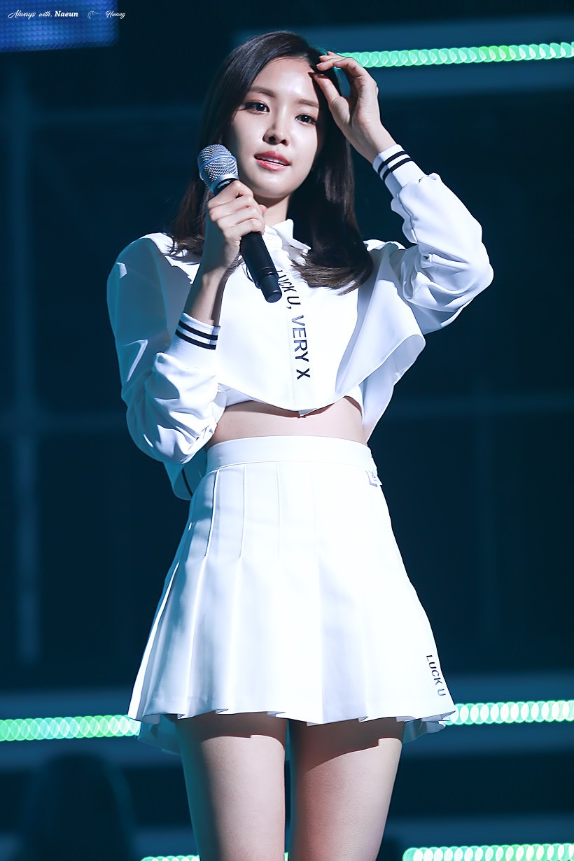 Những nữ idol c&oacute; v&ograve;ng eo con kiến đẹp nhất Kpop: C&oacute; người chỉ mới 15 tuổi, liệu Jennie c&oacute; xuất sắc nhất? - Ảnh 4.