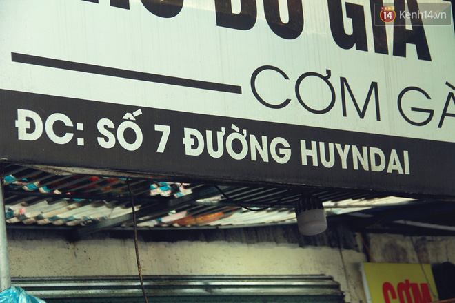 H&agrave; Nội: Xuất hiện tuyến phố lạ được người d&acirc;n đồng loạt treo biển hiệu v&agrave; gọi l&agrave; &ldquo;Đường Hyundai&rdquo; - Ảnh 3.