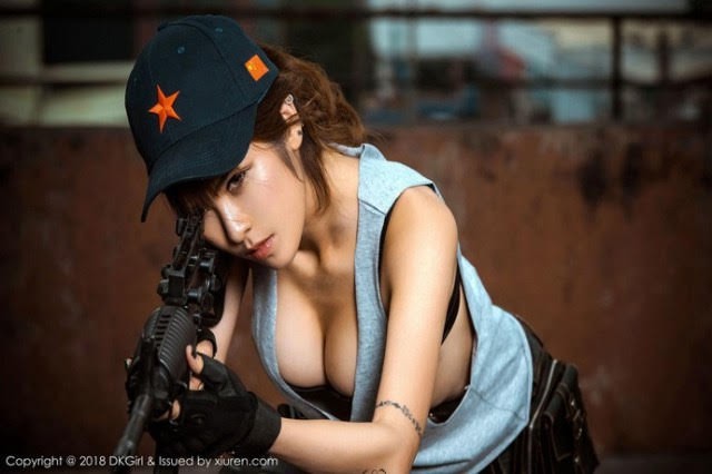 Nữ cosplay Trung Quốc khiến các fan nóng mắt với bộ ảnh cosplay PUBG siêu “nghèo nàn” - Ảnh 9.