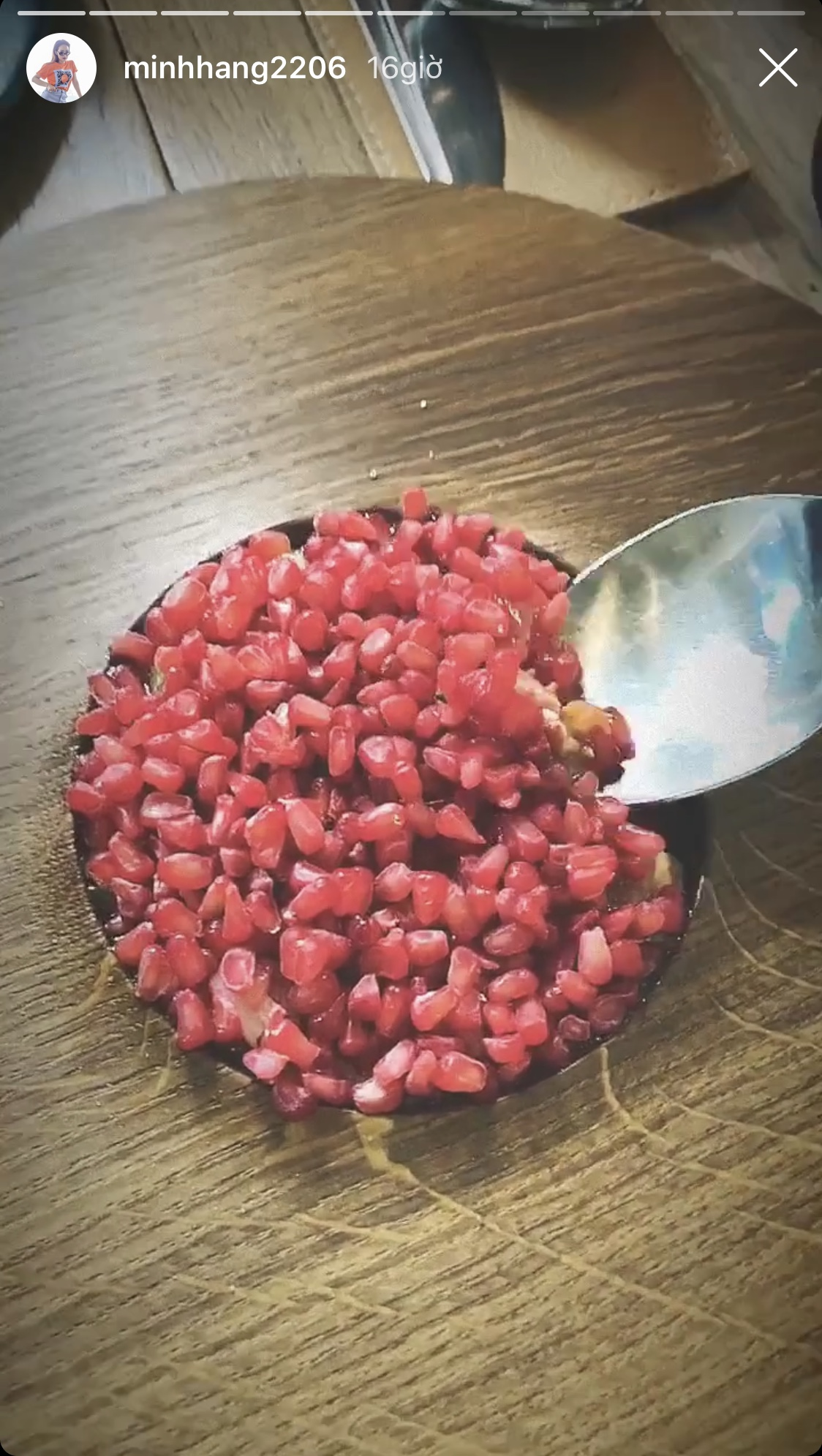 Mới sang châu Âu mà Minh Hằng đã ăn
