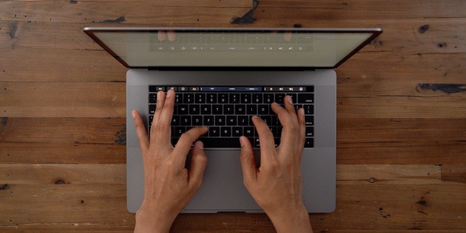 Tin đồn: b&agrave;n ph&iacute;m c&aacute;nh bướm đầy tai tiếng của Apple sắp bị loại bỏ tr&ecirc;n c&aacute;c MacBook mới - Ảnh 1.