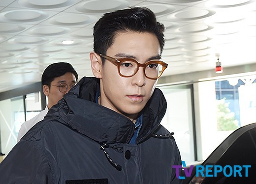 T.O.P (Big Bang) chính thức xuất ngũ sau 2 năm, xuất hiện với biểu cảm nghiêm trọng đáng chú ý - Ảnh 7.