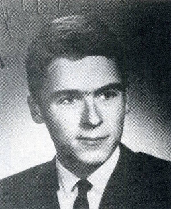 Ted Bundy: Đằng sau vẻ đẹp trai của sinh viên luật tài hoa là tên ...
