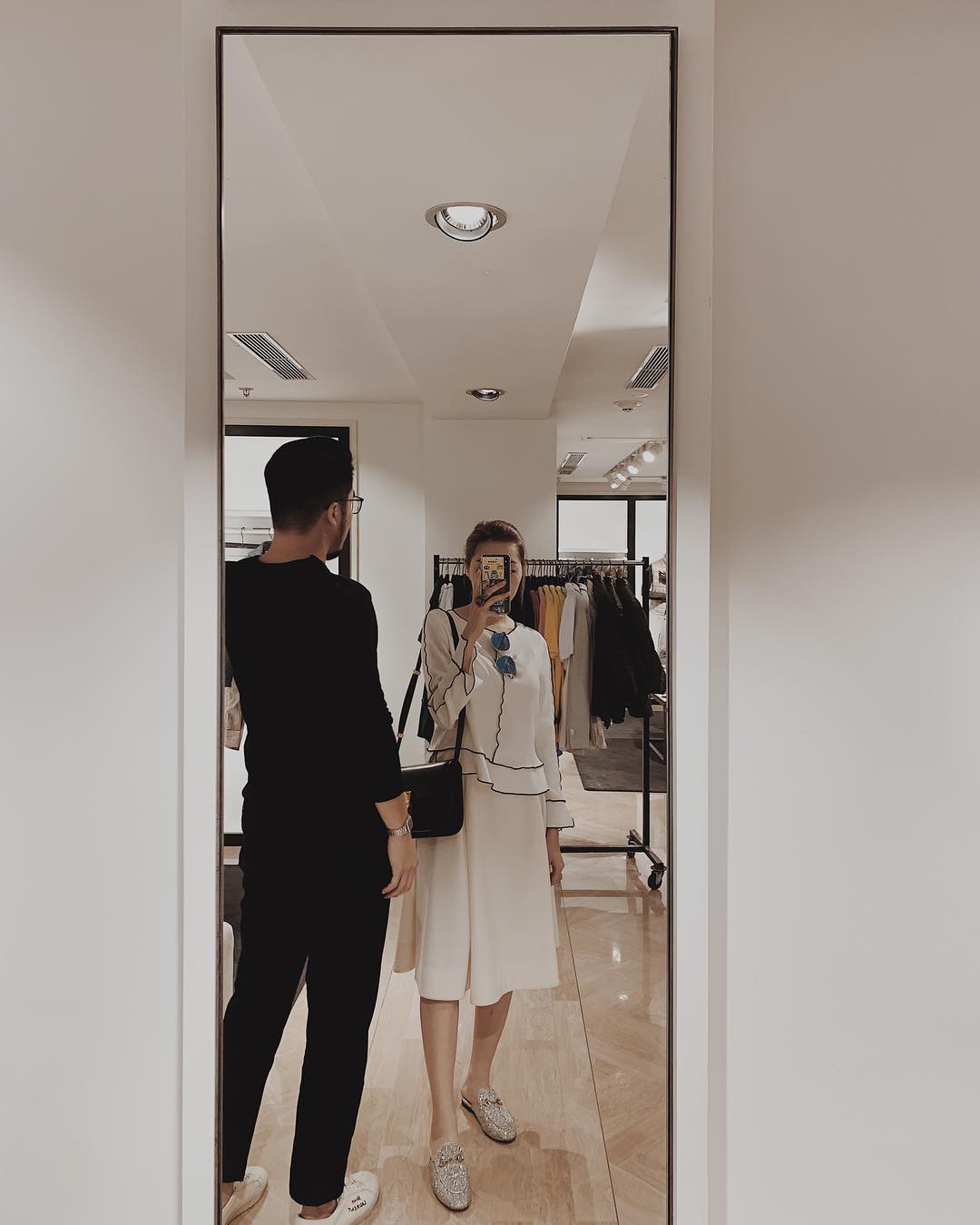 Thêm hình ảnh về vợ sắp cưới của hoàng tử Indie Thái Vũ: Thần thái sang chảnh ngút ngàn, mặc gì cũng thấy đẹp - Ảnh 12. Thêm hình ảnh về vợ sắp cưới của hoàng tử Indie Thái Vũ: Thần thái sang chảnh ngút ngàn, mặc gì cũng thấy đẹp - Ảnh 12.