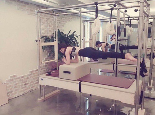 Đâu chỉ Jennie hay Rose (BLACKPINK), rất nhiều sao Hàn khác cũng chọn tập Pilates để giữ dáng - Ảnh 9.