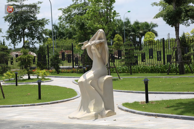 Cận cảnh công viên âm nhạc 200 tỷ đồng được thiết kế hình cây đàn sắp khai trương ở Hà Nội - Ảnh 9.