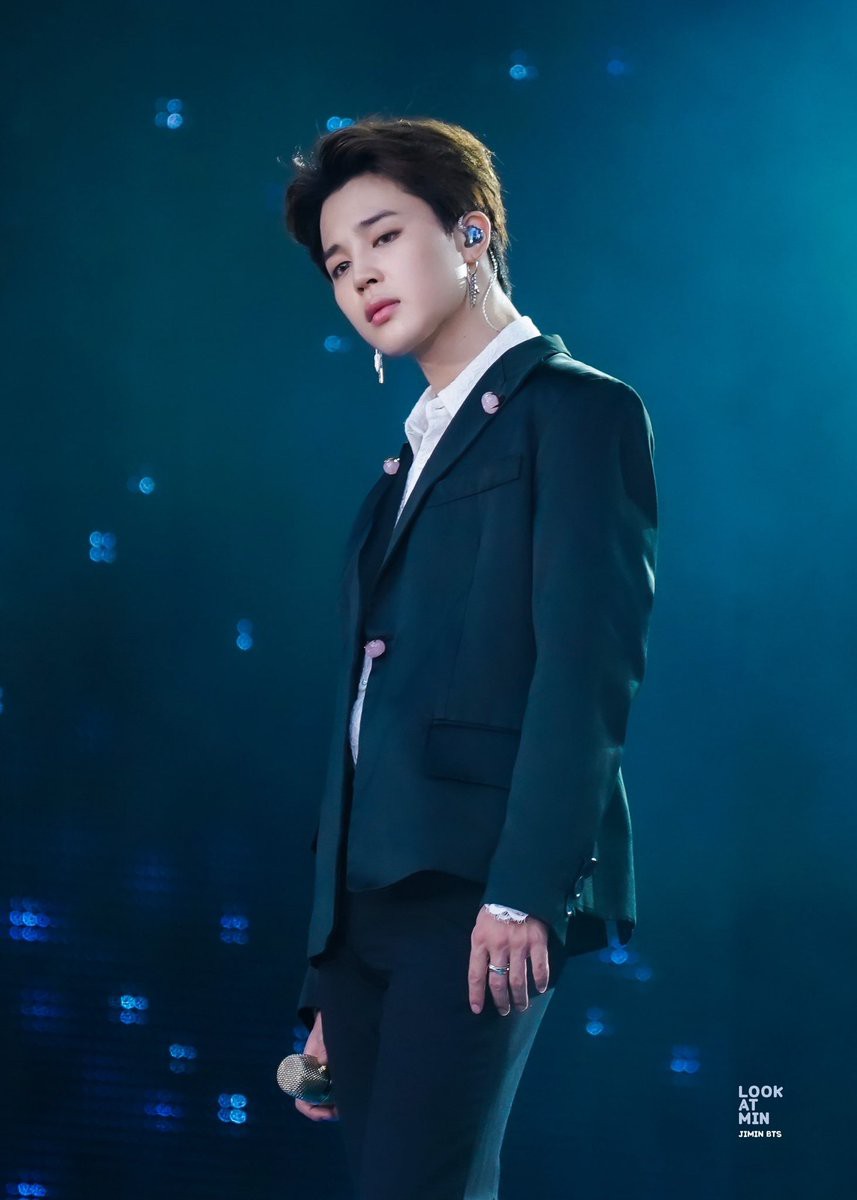 2 idol hot nhất trên sân khấu tuần qua: Người xinh như quả đào nhỏ, kẻ vừa lộ tí da thịt đã khiến fan “gào rú” - Ảnh 9. 2 idol hot nhất trên sân khấu tuần qua: Người xinh như quả đào nhỏ, kẻ vừa lộ tí da thịt đã khiến fan “gào rú” - Ảnh 9.