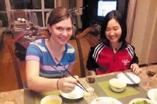 5 h&agrave;nh động của nữ sinh Mỹ khiến người mẹ Trung Quốc bất ngờ - Ảnh 1.