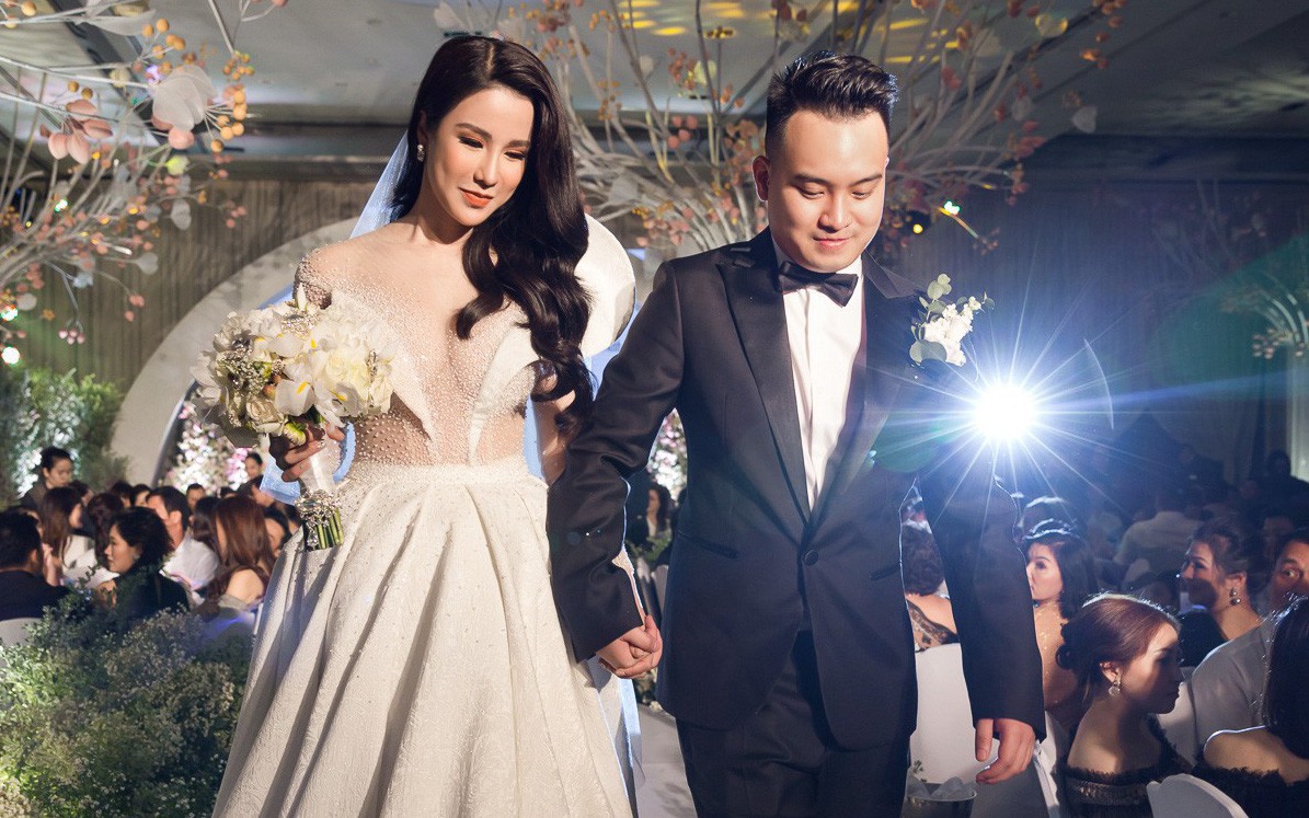 Trước Đông Nhi - Ông Cao Thắng, showbiz Việt đã nhiều lần rộn ràng với những màn cầu hôn đi vào lịch sử! - Ảnh 13. Trước Đông Nhi - Ông Cao Thắng, showbiz Việt đã nhiều lần rộn ràng với những màn cầu hôn đi vào lịch sử! - Ảnh 13.