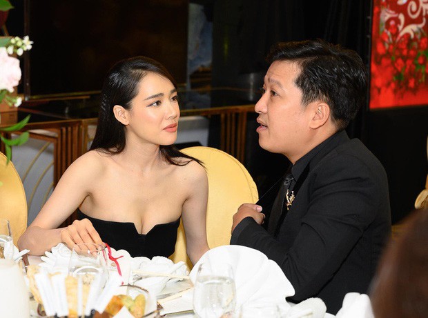 Khoe ảnh nhan sắc mặn mà miễn chê, nhưng vòng 1 phồng xẹp khó hiểu của Nhã Phương mới gây chú ý - Ảnh 2.