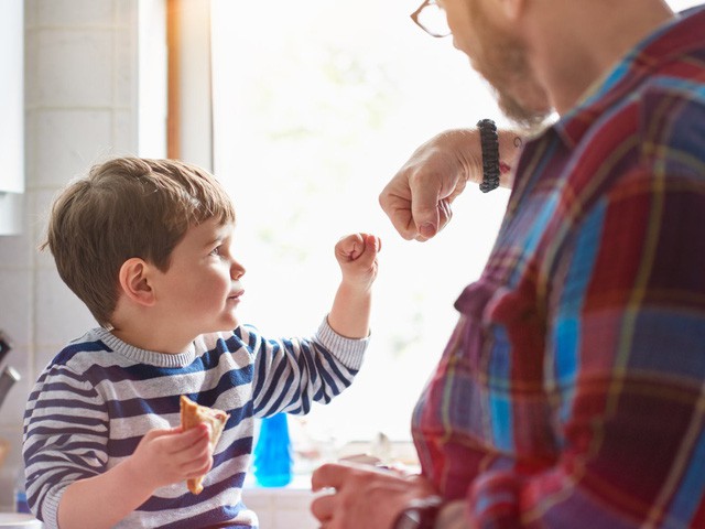 Dành nhiều năm tìm hiểu về các triệu phú, nhà nghiên cứu chỉ ra 10 cách giúp nuôi dạy con trở thành người giàu có: Cha mẹ nào cũng cần phải thử! - Ảnh 1.