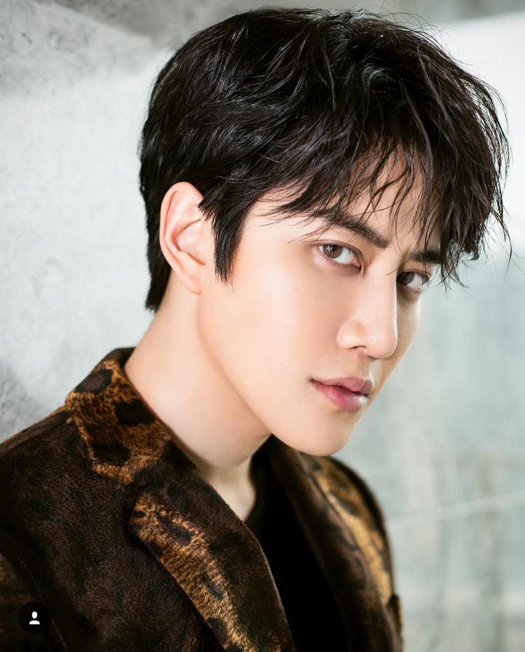 Dàn nam thần Thái siêu hot xuống tóc đi tu báo hiếu cha mẹ: Thay đổi ngoạn mục, gây sốt vì ngoại hình tự nhiên - Ảnh 1. Dàn nam thần Thái siêu hot xuống tóc đi tu báo hiếu cha mẹ: Thay đổi ngoạn mục, gây sốt vì ngoại hình tự nhiên - Ảnh 1.