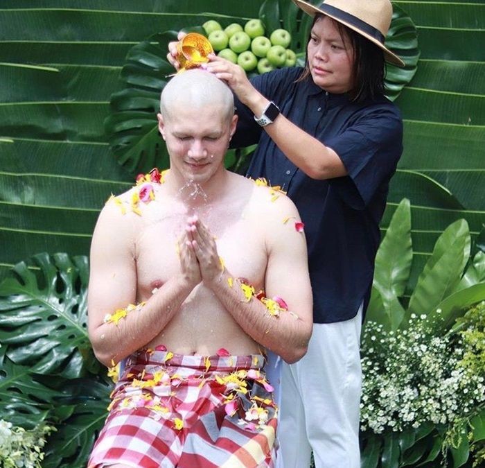 Dàn nam thần Thái siêu hot xuống tóc đi tu báo hiếu cha mẹ: Thay đổi ngoạn mục, gây sốt vì ngoại hình tự nhiên - Ảnh 49. Dàn nam thần Thái siêu hot xuống tóc đi tu báo hiếu cha mẹ: Thay đổi ngoạn mục, gây sốt vì ngoại hình tự nhiên - Ảnh 49.