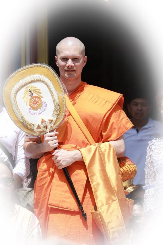 Dàn nam thần Thái siêu hot xuống tóc đi tu báo hiếu cha mẹ: Thay đổi ngoạn mục, gây sốt vì ngoại hình tự nhiên - Ảnh 50. Dàn nam thần Thái siêu hot xuống tóc đi tu báo hiếu cha mẹ: Thay đổi ngoạn mục, gây sốt vì ngoại hình tự nhiên - Ảnh 50.