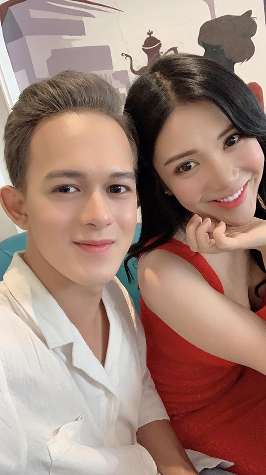 Quang Anh và Thanh Bi bỗng chụp ảnh selfie chung: Ủa, vũ trụ VTV hội tụ? - Ảnh 1.