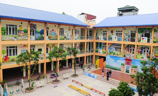 Bộ Gi&aacute;o dục nhấn mạnh T&ecirc;n gọi nh&agrave; trường chưa n&oacute;i l&ecirc;n tất cả, cha mẹ h&atilde;y dựa v&agrave;o 10 ti&ecirc;u ch&iacute; n&agrave;y để chọn trường cho con, số 1 v&agrave; 2 rất nhiều người bỏ qua - Ảnh 1.