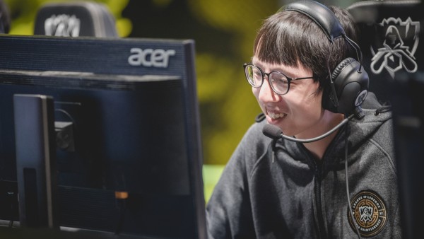 Phải chăng Shark Li&ecirc;n đ&atilde; đ&uacute;ng về vấn đề sức khỏe trong Esports: Chơi game qu&aacute; độ để lại t&aacute;c hại ra sao? - Ảnh 4.