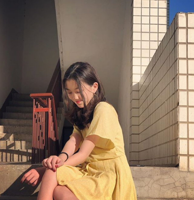 Mới 13 tuổi, con gái hở hàm ếch của Vương Phi gây sốt vì quá thần thái, make up điệu đà, tạo dáng thục nữ chụp ảnh - Ảnh 6. Mới 13 tuổi, con gái hở hàm ếch của Vương Phi gây sốt vì quá thần thái, make up điệu đà, tạo dáng thục nữ chụp ảnh - Ảnh 6.