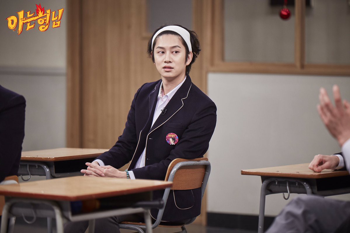 Знающие братья. Knowing brothers Heechul. Knowing brothers рус саб. Knowing brothers озвучка. Чон Джунен knowing brothers.