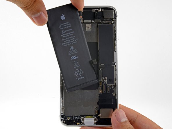Bị gạch đá quá nhiều, Apple buộc phải thanh minh lý do hút máu người dùng về việc thay pin iPhone bên ngoài - Ảnh 4.