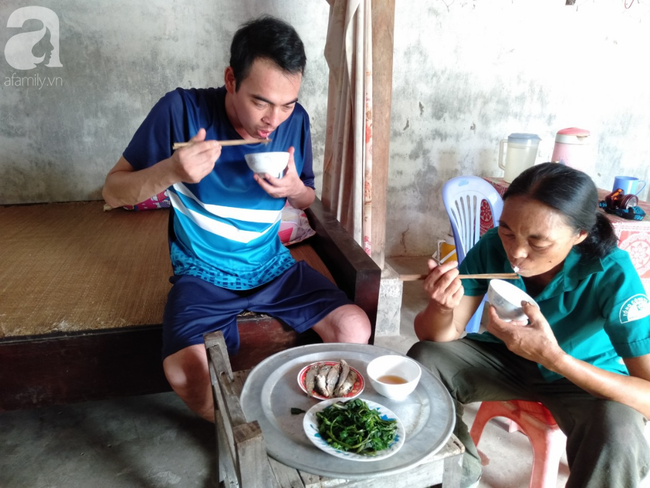 Lời khẩn cầu của người mẹ ung thư mong chữa bệnh cho con trai suy thận: Nếu phải chết, tôi xin được chết thay con - Ảnh 7.