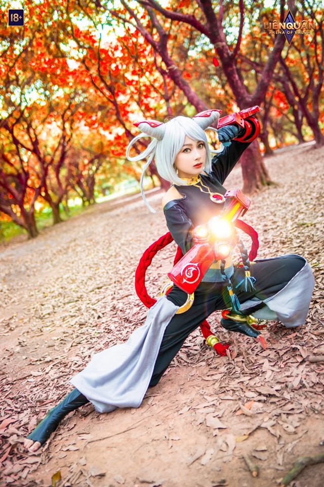 Cosplay Liên Quân là một hoạt động thú vị dành cho những fan hâm mộ của trò chơi này. Bạn đã từng nghĩ đến việc trở thành nhân vật yêu thích của mình chưa? Hãy xem những hình ảnh cosplay Liên Quân đầy sáng tạo và đẹp mắt để cảm nhận trọn vẹn sự hưng phấn và sự trân trọng với nhân vật của bạn.