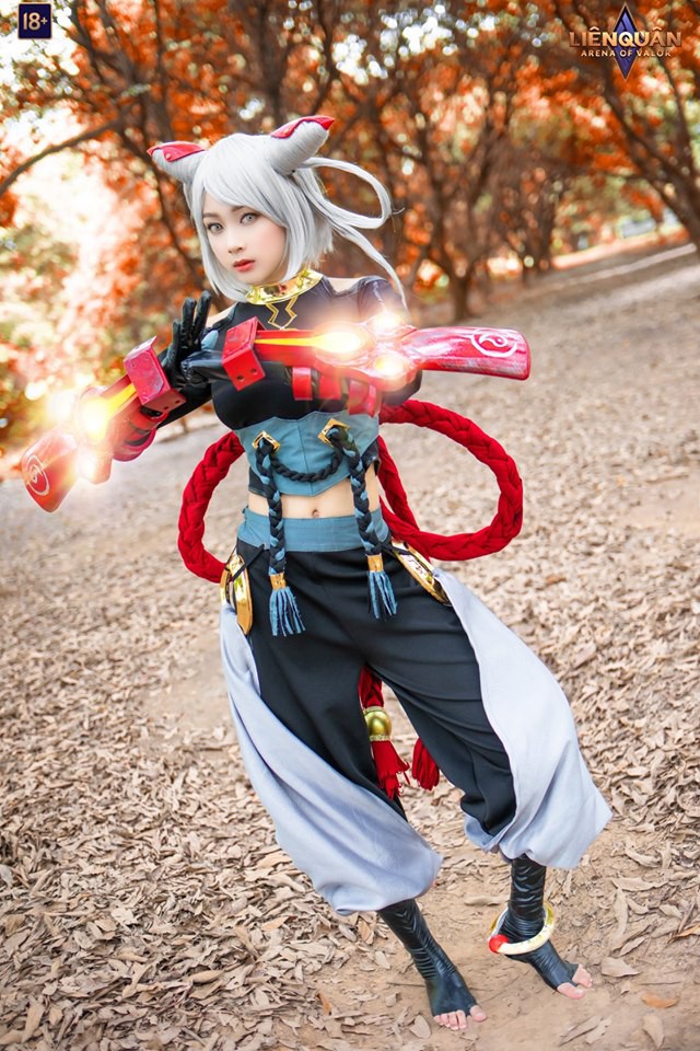 Bộ ảnh Cosplay sẽ đưa bạn đến với những thế giới kỳ diệu và hoàn mỹ. Với những bộ trang phục dựa trên các nhân vật anime và manga nổi tiếng, bạn sẽ cảm nhận mình đang sống trong một thế giới hoàn toàn khác biệt. Tải ngay bộ ảnh cosplay để khám phá thế giới này đầy bất ngờ và sáng tạo!