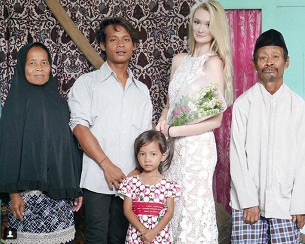 Cặp đôi chồng cú vợ tiên nổi như cồn ở Indonesia tiếp tục gây bão dư luận bởi một loạt khoảnh khắc ngọt ngào sau hơn nửa năm kết hôn - Ảnh 1.