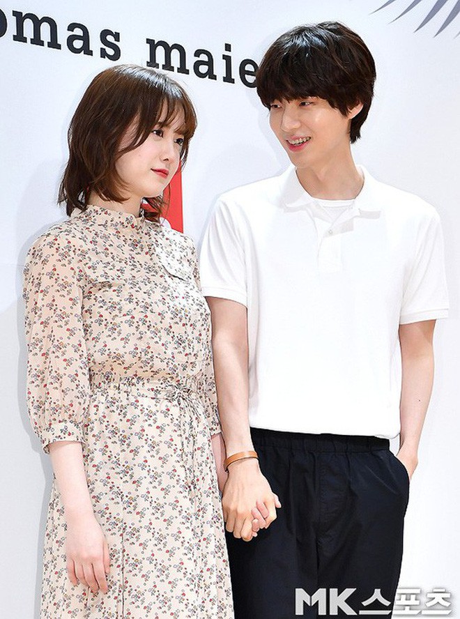 Bức ảnh tự hoạ 5 tháng trước của Goo Hye Sun tiết lộ cô bị chồng trẻ Ahn Jae Hyun xỏ mũi, cắm sừng? - Ảnh 1.