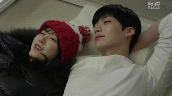 Từ phim giả tình thật mà ra, 2 cặp vợ chồng Song Hye Kyo và Goo Hye Sun có điếng người khi nhìn loạt cảnh ân ái này? - Ảnh 3.