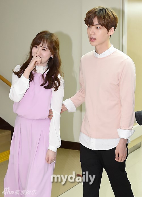 Goo Hye Sun và chồng ly hôn, fan xót xa nhớ lại trang phục cưới giản dị đơn sơ đến nhói lòng của nàng Cỏ - Ảnh 3.