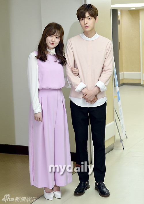 Goo Hye Sun và chồng ly hôn, fan xót xa nhớ lại trang phục cưới giản dị đơn sơ đến nhói lòng của nàng Cỏ - Ảnh 1.