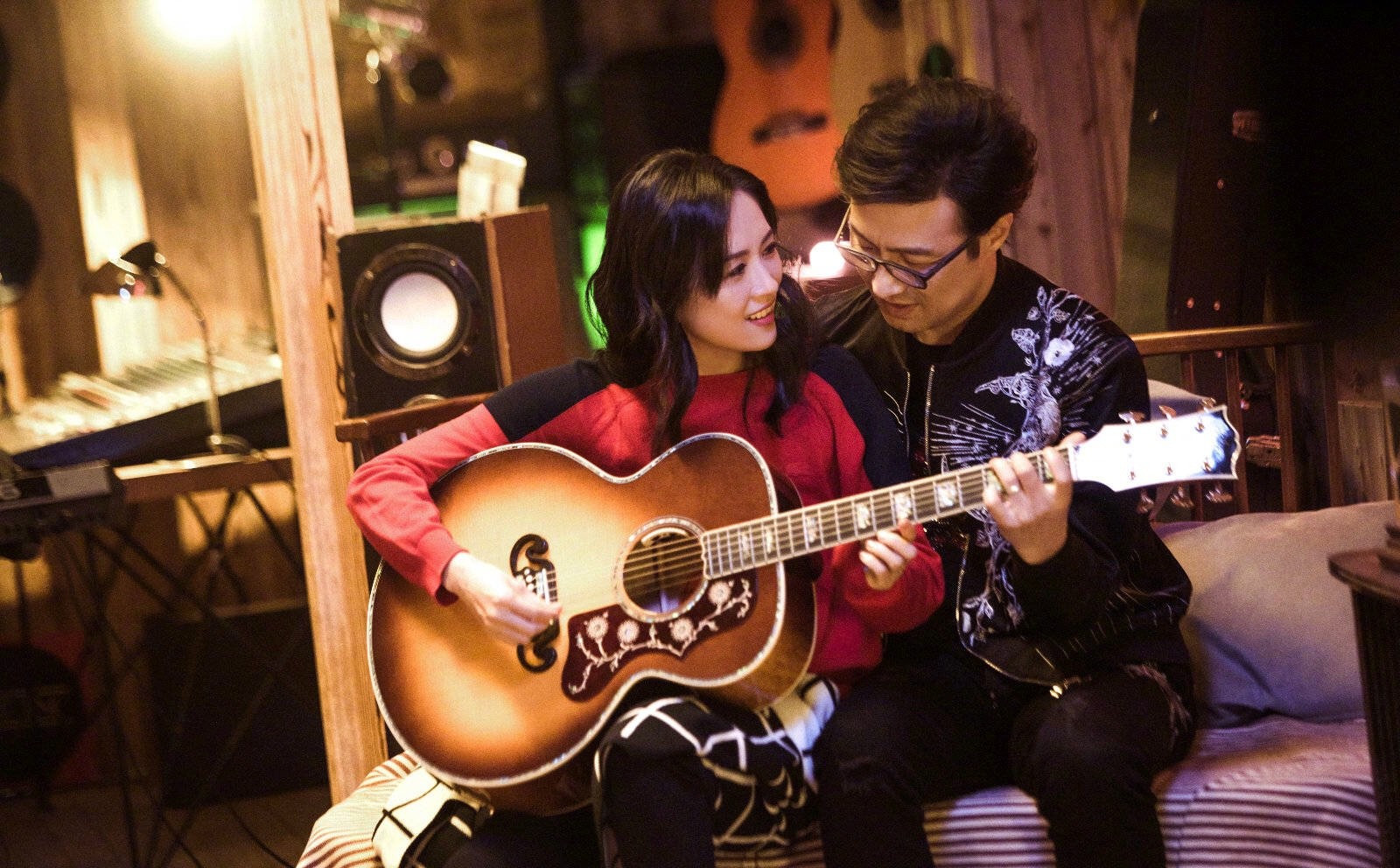 8 cặp đôi đình đám không chịu tổ chức hôn lễ: Cặp cưới chạy bầu, kẻ lén lút ngoại tình, duy chỉ 2 đôi hạnh phúc - Ảnh 7. 8 cặp đôi đình đám không chịu tổ chức hôn lễ: Cặp cưới chạy bầu, kẻ lén lút ngoại tình, duy chỉ 2 đôi hạnh phúc - Ảnh 7.