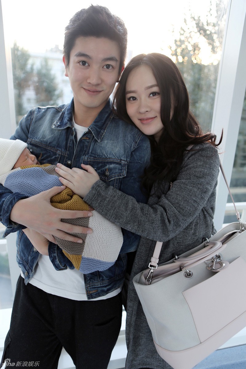 8 cặp đôi đình đám không chịu tổ chức hôn lễ: Cặp cưới chạy bầu, kẻ lén lút ngoại tình, duy chỉ 2 đôi hạnh phúc - Ảnh 15. 8 cặp đôi đình đám không chịu tổ chức hôn lễ: Cặp cưới chạy bầu, kẻ lén lút ngoại tình, duy chỉ 2 đôi hạnh phúc - Ảnh 15.