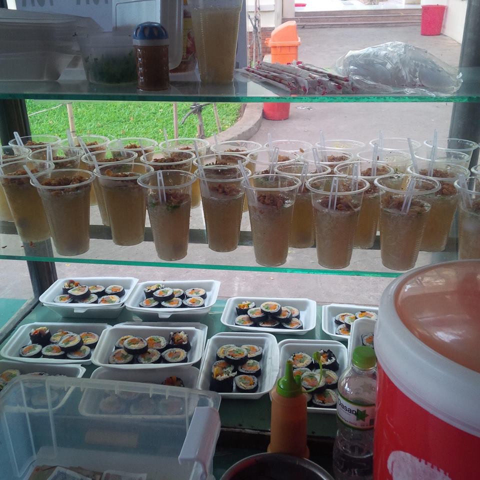 Nh&igrave;n căng tin trường người ta m&agrave; cứ ngỡ lạc v&agrave;o thi&ecirc;n đường ẩm thực, hội học tr&ograve; đồng loạt giơ tay xin chuyển trường! - Ảnh 9.