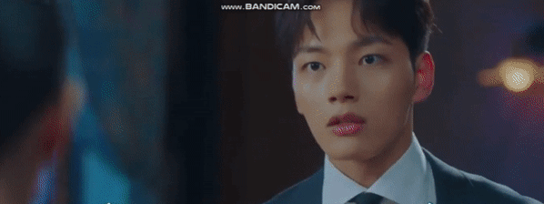 5 khoảnh khắc cưng muốn xỉu của quản l&iacute; Yeo Jin Goo (Hotel Del Luna): Hết &ldquo;c&agrave; khịa&rdquo; CEO đến h&aacute;t Bầy-bị-Shark dỗ ma nhi đồng - Ảnh 6.