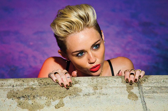 Muốn biết chuyện tình của Miley Cyrus - Liam Hemsworth thăng trầm ra sao, nghe 4 bài hát này là đủ cho 10 năm! - Ảnh 4.