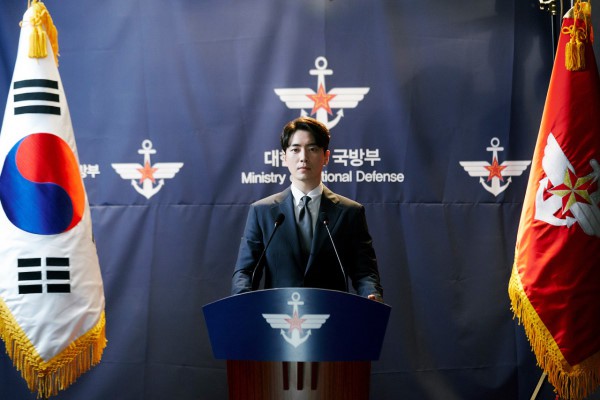 6 cảnh chấn động của Lee Joon Hyuk ở Tổng Thống 60 Ngày: Con tàu chỉ có một thuyền trưởng, tôi là người đó! - Ảnh 14.