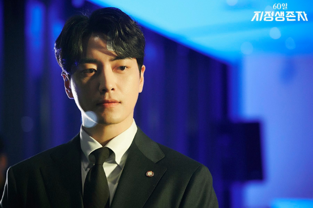 6 cảnh chấn động của Lee Joon Hyuk ở Tổng Thống 60 Ngày: Con tàu chỉ có một thuyền trưởng, tôi là người đó! - Ảnh 1.