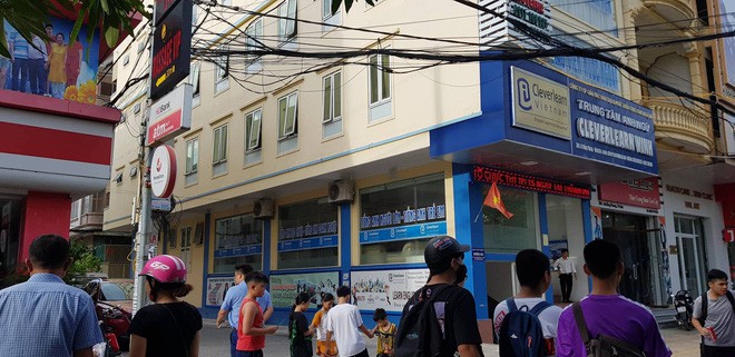 Vụ thầy giáo người nước ngoài tử vong: Lúc rơi xuống có sợi dây điện quấn quanh cổ - Ảnh 3.