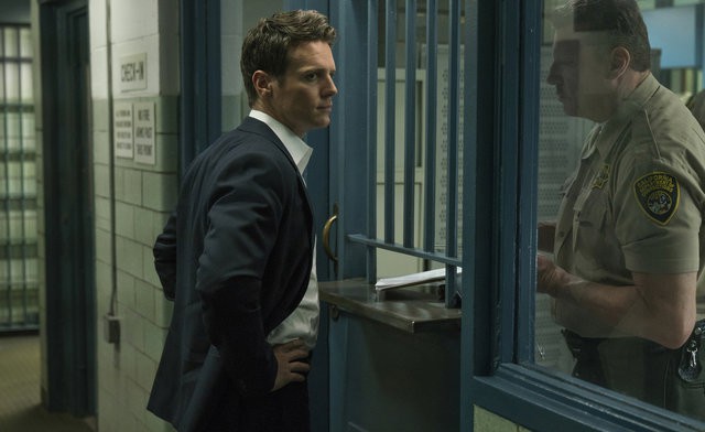 Mindhunter 2: Bù đầu đi bắt tội phạm nhưng chị cảnh sát vẫn đủ rảnh để cua bạn gái? - Ảnh 8.