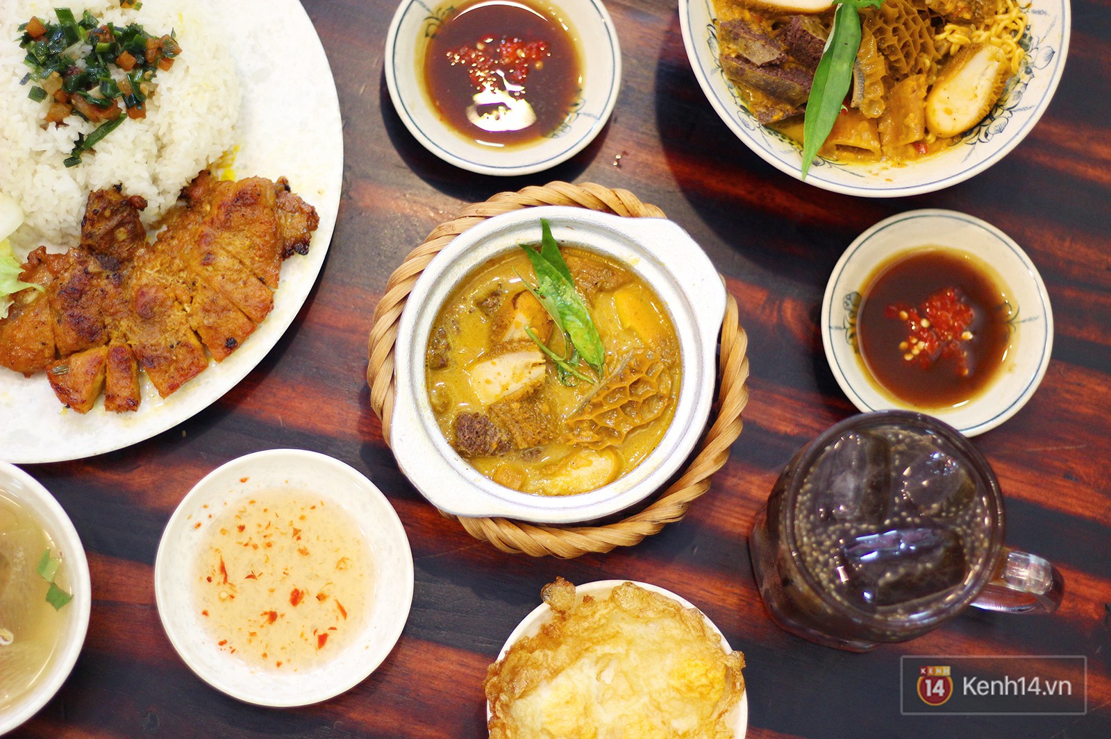 Ơn giời, cuối cùng thì món phá lấu cũng đến Hà Nội rồi này! - Ảnh 3. Ơn giời, cuối cùng thì món phá lấu cũng đến Hà Nội rồi này! - Ảnh 3.