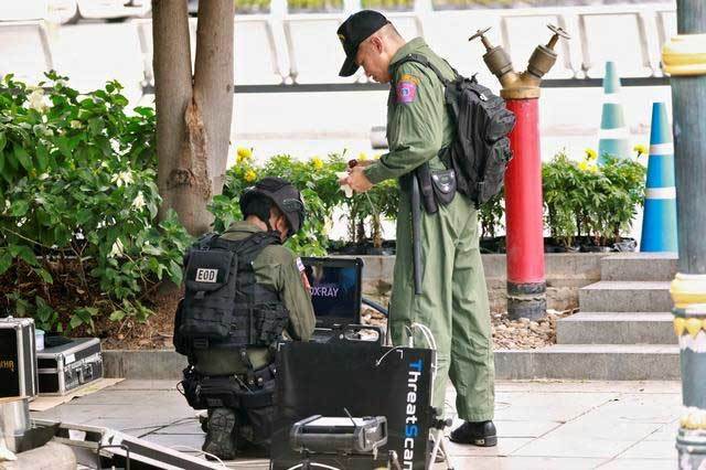 Thái Lan công bố video, bắt giữ nghi phạm các vụ nổ ở Bangkok - Ảnh 1.
