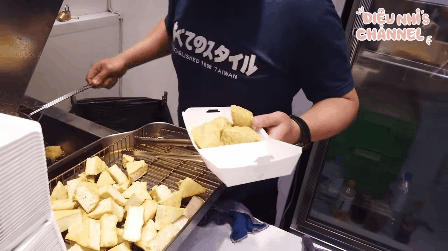 Đi Đài Loan quay vlog, “vựa muối” Diệu Nhi lần đầu ăn thử đậu hủ thối và cái kết không thể nào “bế tắc” hơn! - Ảnh 13.