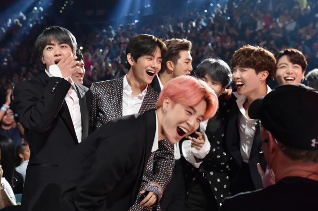 Không bất ngờ, BTS đánh bại EXO, BLACKPINK thắng giải MTV VMAs đầu tiên trong sự nghiệp hạng mục Best Kpop - Ảnh 4.