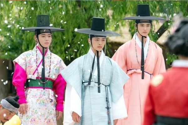 Muốn có chồng mời vào lớp nữ tính của Park Ji Hoon ở Sạp Mai Mối Thời Joseon, bảo đảm lắm anh mê! - Ảnh 8.