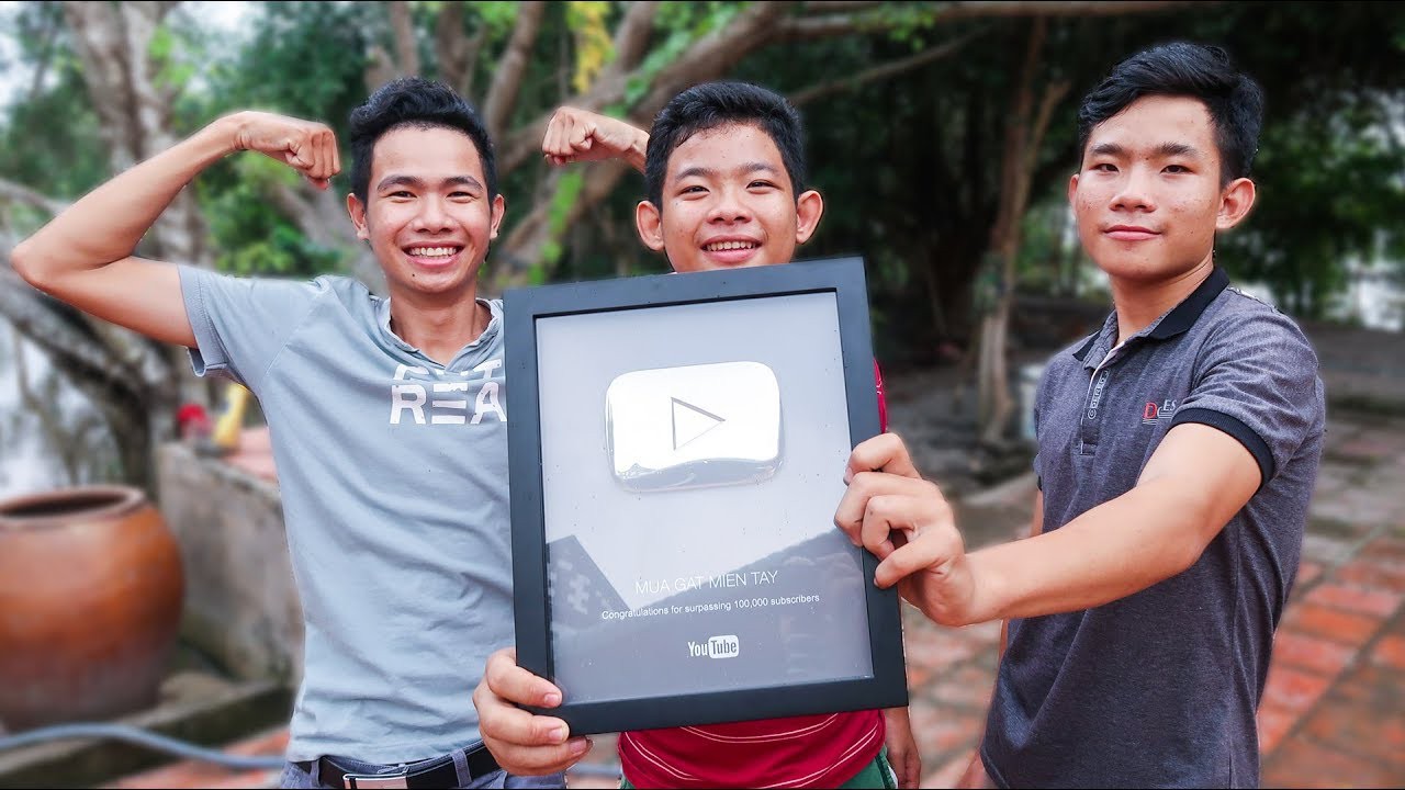 5 kênh du lịch - ẩm thực hot nhất miền Tây: Khoai Lang Thang sắp đạt nút vàng, một YouTuber trẻ tuổi khác đã làm được điều đó từ lâu - Ảnh 16.