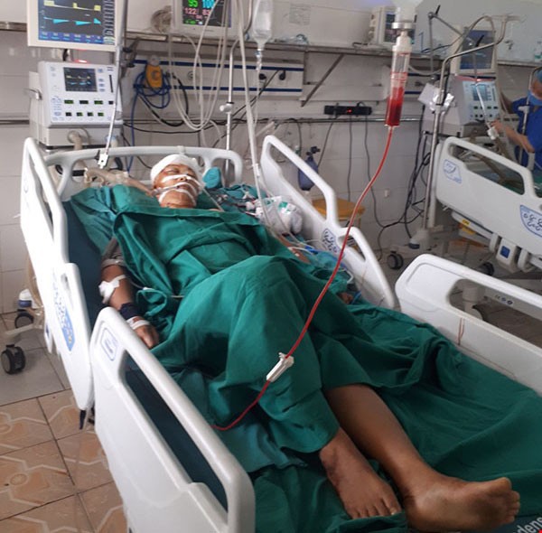 Chuyển m&aacute;u gấp về Hưng Y&ecirc;n cứu nạn nh&acirc;n vụ tai nạn giao th&ocirc;ng nghi&ecirc;m trọng l&agrave;m 16 người bị thương - Ảnh 1.